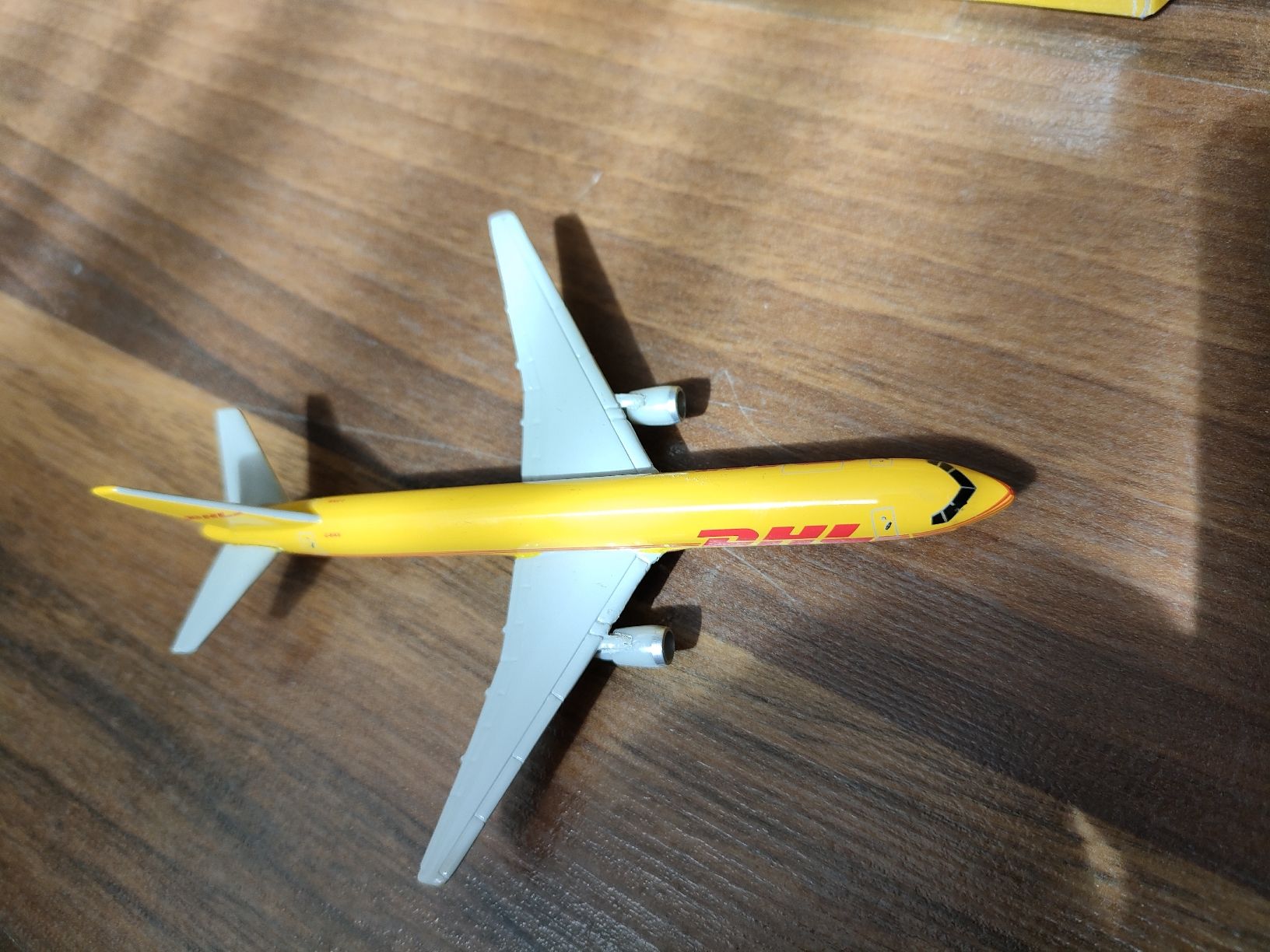 Modellbausätze & Standmodelle: DHL Boeing 757 Grösse 1:400 – Neu und originalverpackt aus Leuggelbach von Schreiner21 3