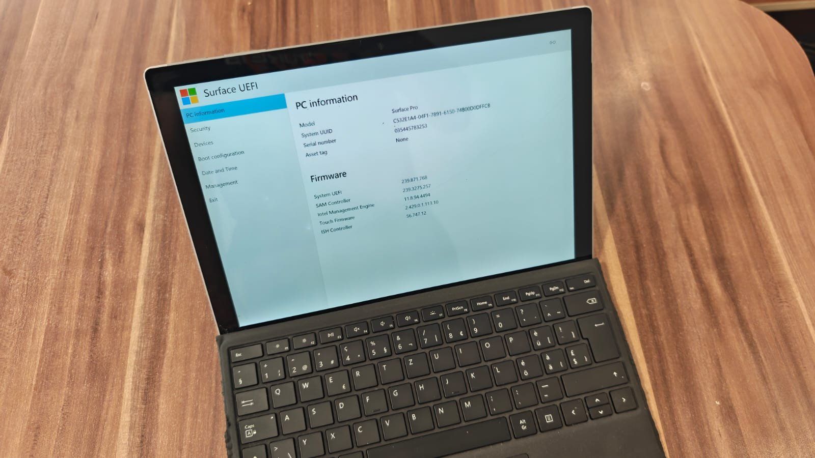 Microsoft Tablet PC: Microsoft Surface Pro 5 - Displayglas gebrochen – Difettoso da Brig venduto da budgetcomputer