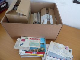 Grosse Kiste mit Briefmarken aus aller Welt - Wochenkiste