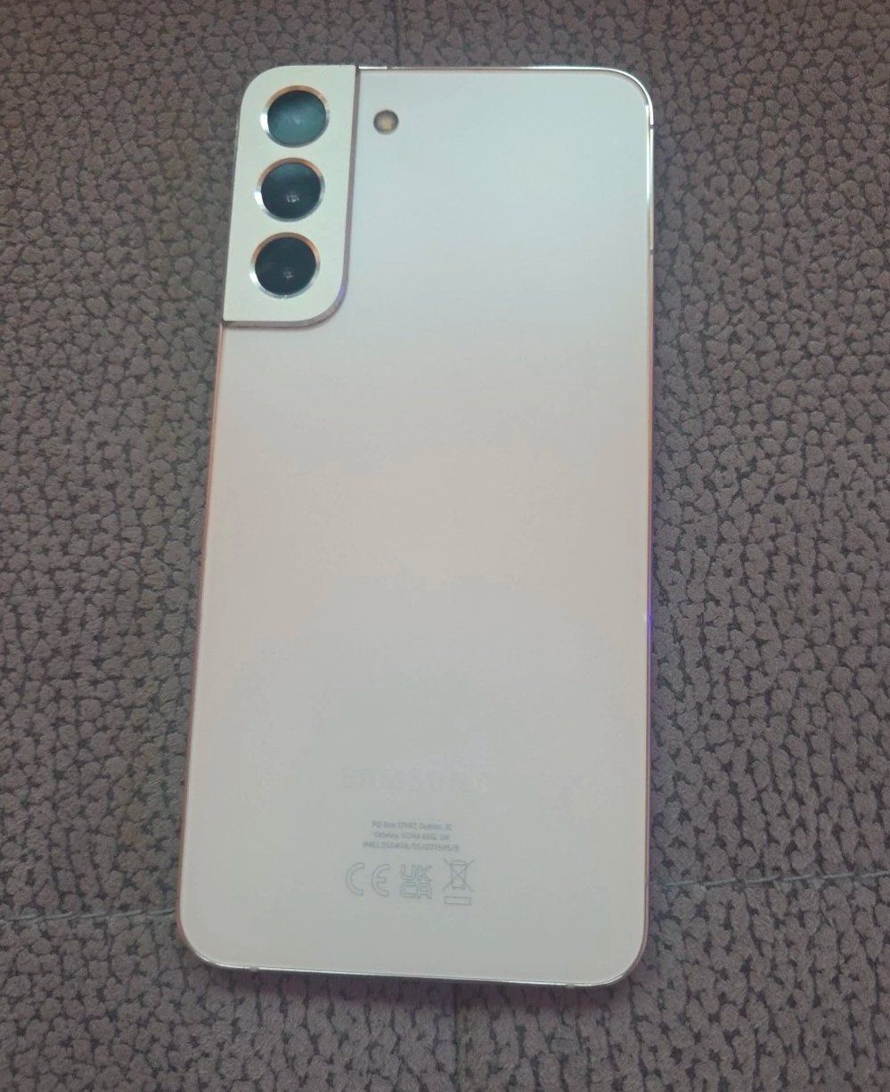 Samsung Telefoni cellulari / Smartphones: Samsung S22 plus 5G (256gb) – Usato da Luzern venduto da Waince786