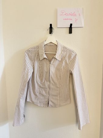 Stradivarius Hemd mit Reissverschluss beige Grösse M