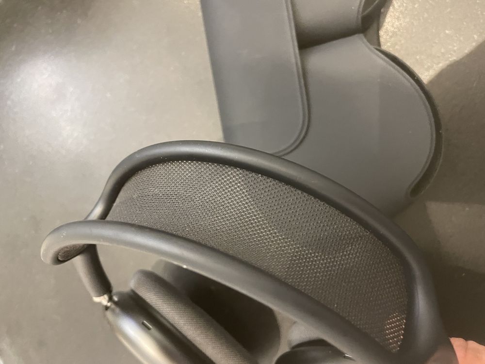Apple AirPods Max Space Gray 4