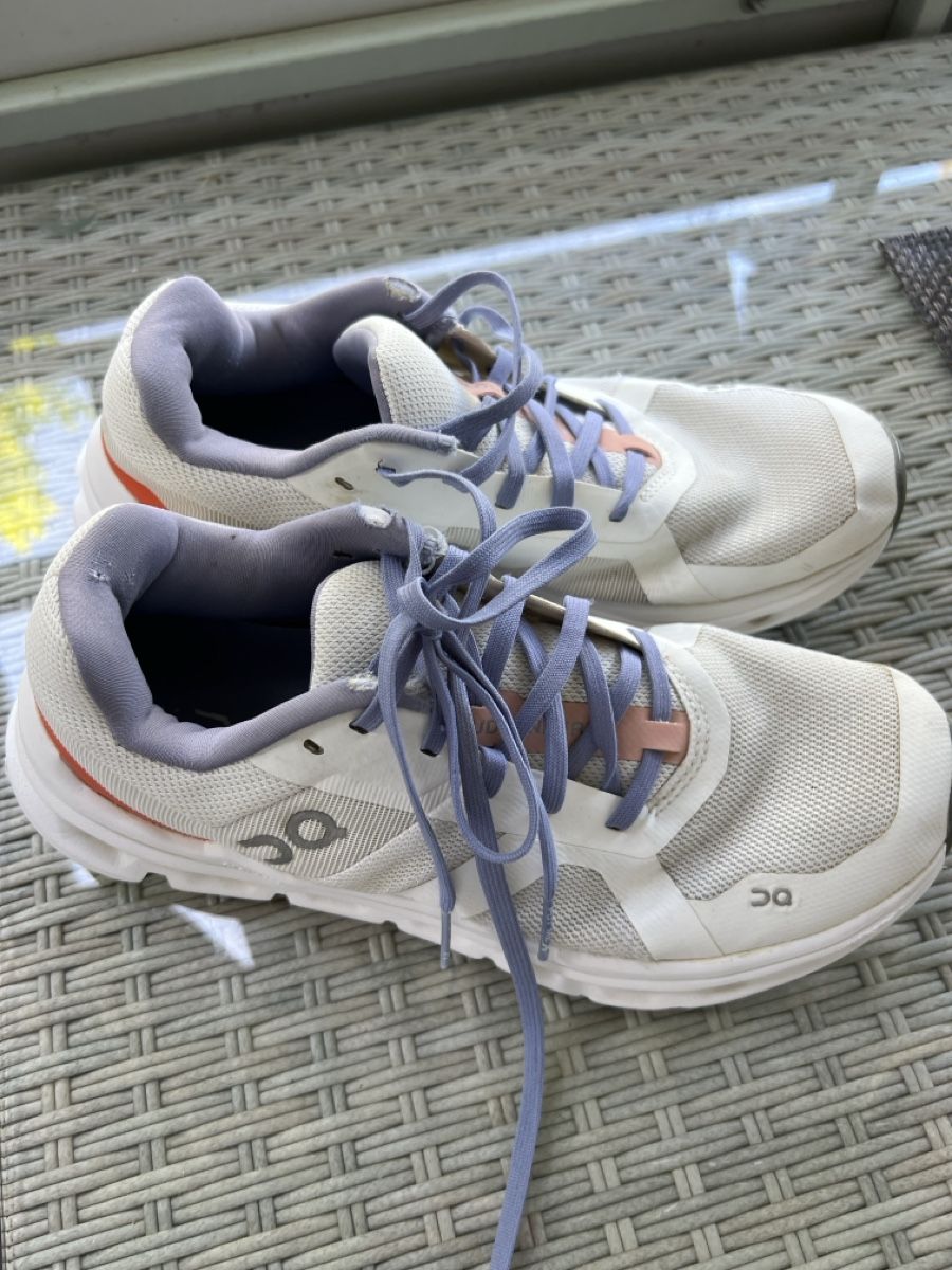 On Scarpe da donna: On Cloudflow Damen Laufschuhe, Grösse EU 38.5, – Usato da Olten venduto da AtelierSecondhand23 5