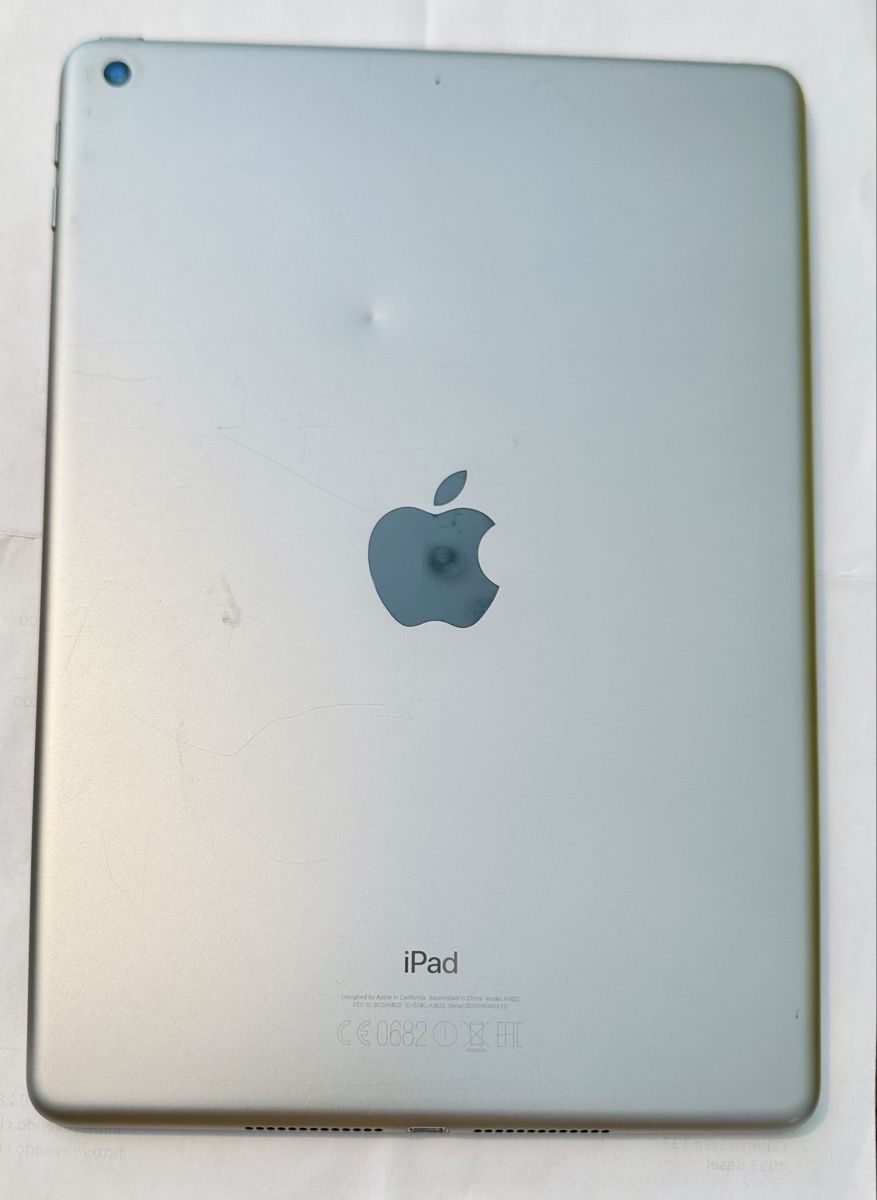 Apple Tablet PC: Apple iPad (5. Generation)  Modell A1822, 128GB – Usato da Dornach venduto da landjeeger 3