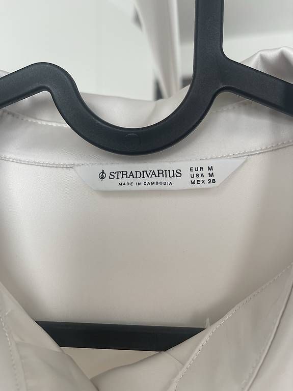 Chemisiers: Seidenbluse NEU – Neuf avec emballage d'origine à Erlinsbach SO par mel_9nj8 2