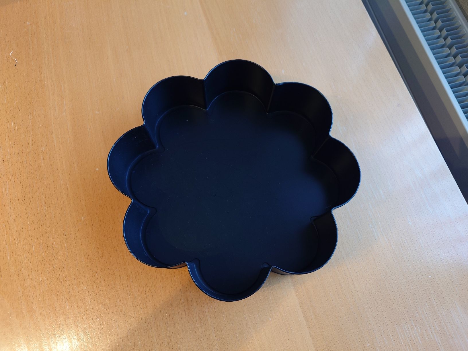 Teglie da forno: Blumenkuchenform Springform 26 cm Durchmesser Backform – Usato da Kirchberg BE venduto da Myford 1