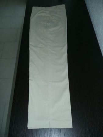 Schöne Capri-Style Hose von Yessica
