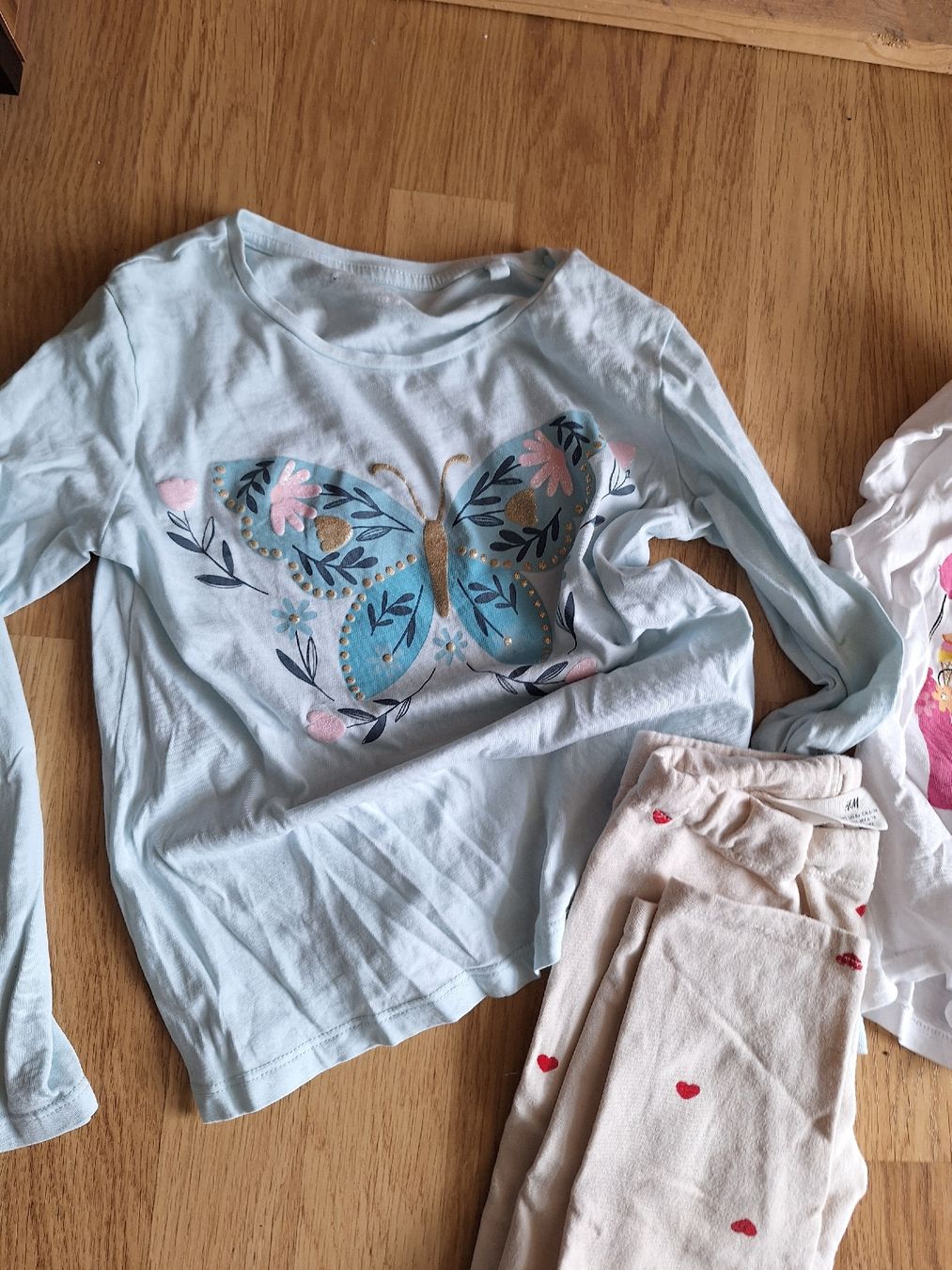Lotti & Set di vestiti: Kleiderpaket Mädchen Gr. 122 – Usato da Stettlen venduto da CySpocy