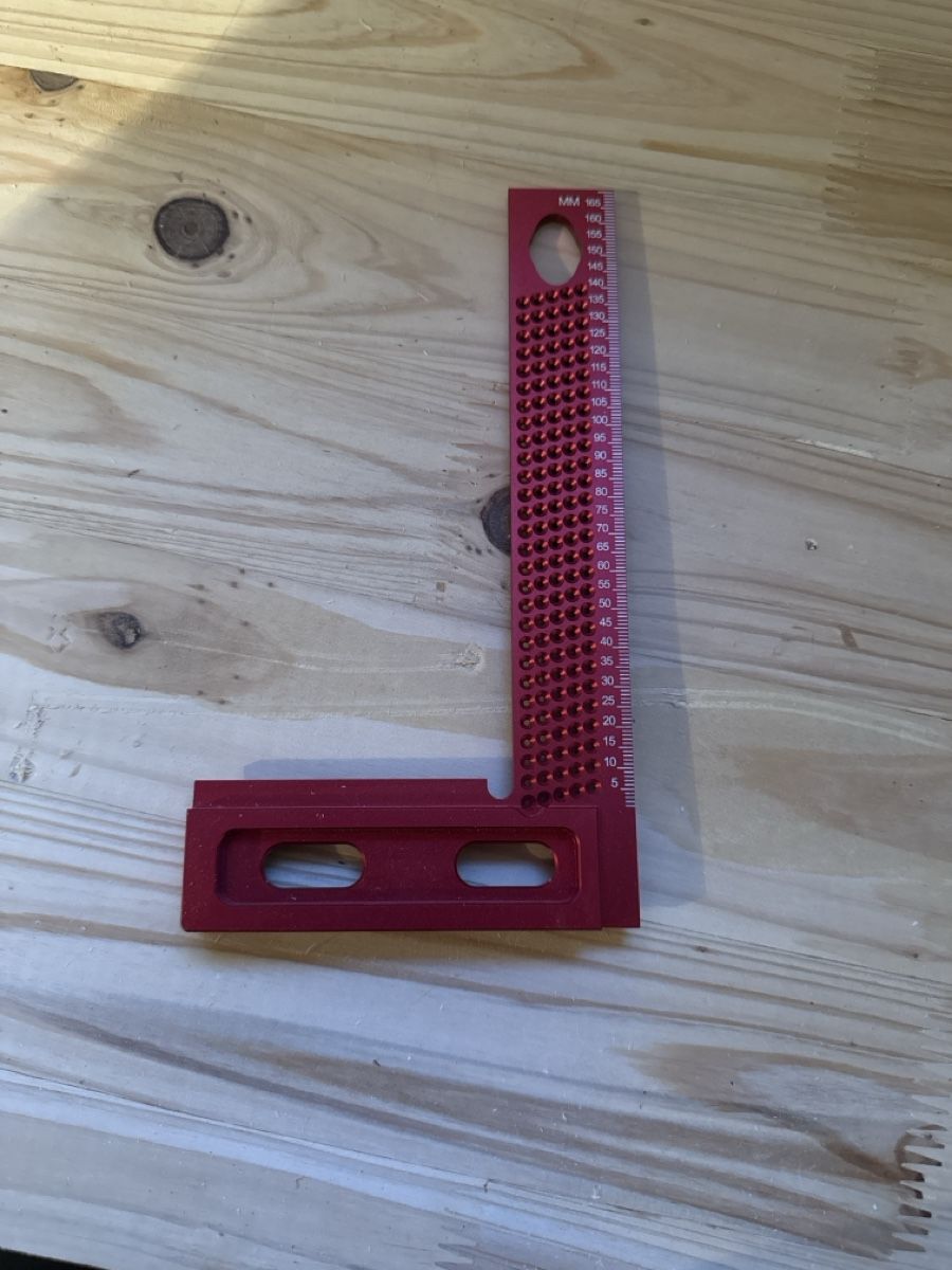 Tous les outils: Winkelmass Aluminium rot neu 150mm – D'occasion à Wilderswil par Timfrey2000