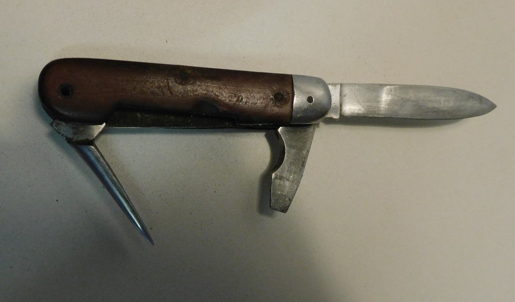 Coltelli tascabile: Sackmesser Holzgriff Campin Messer  9 cm – Usato da Sursee venduto da 76 5