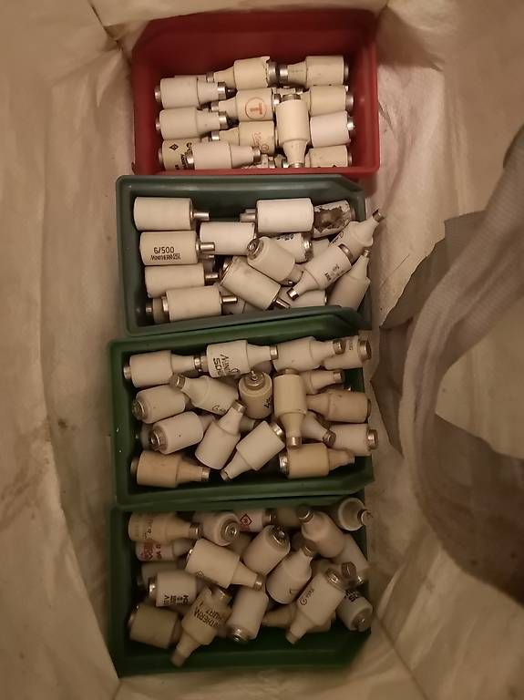 Componenti elettronici: Elektrosicherungen – Usato da Basel venduto da del_rjb8 4