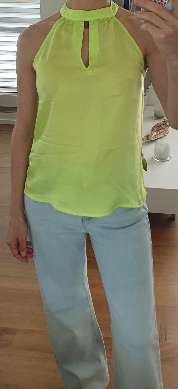 Top: Designer Top in hellgrün Satin Grösse 34/XS – Usato da Stansstad venduto da InStyle8 1