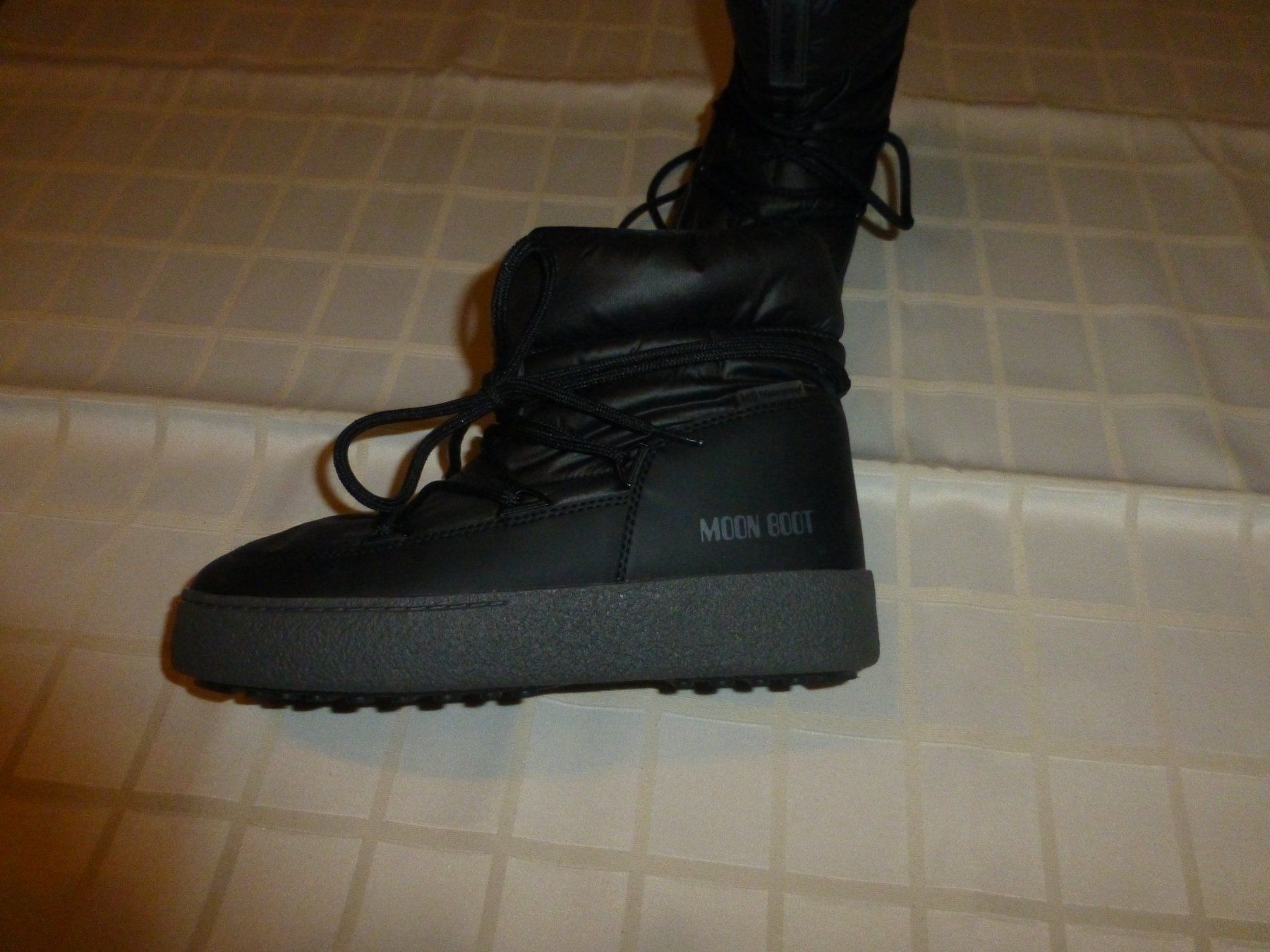 Damenschuhe: Damenstiefel Moonboot Goretex Gr. 39 – Gebraucht aus Würenlingen von drago56 8