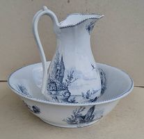 Antikes Waschset mit Wasserkrug und Schale um 1900