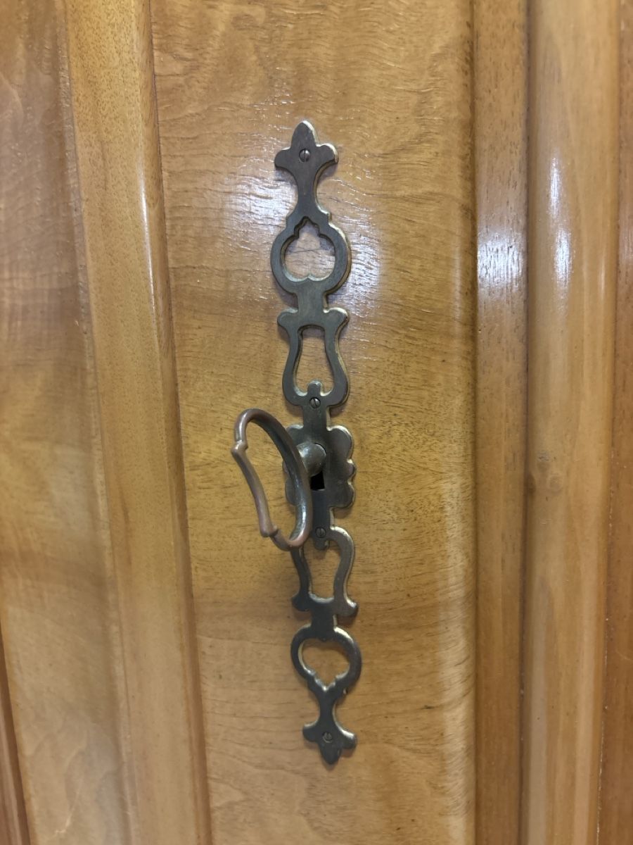 Credenze: Vintage Schweizer Buffet / Anrichteschrank  – Usato da Genève venduto da anj_qck2 4