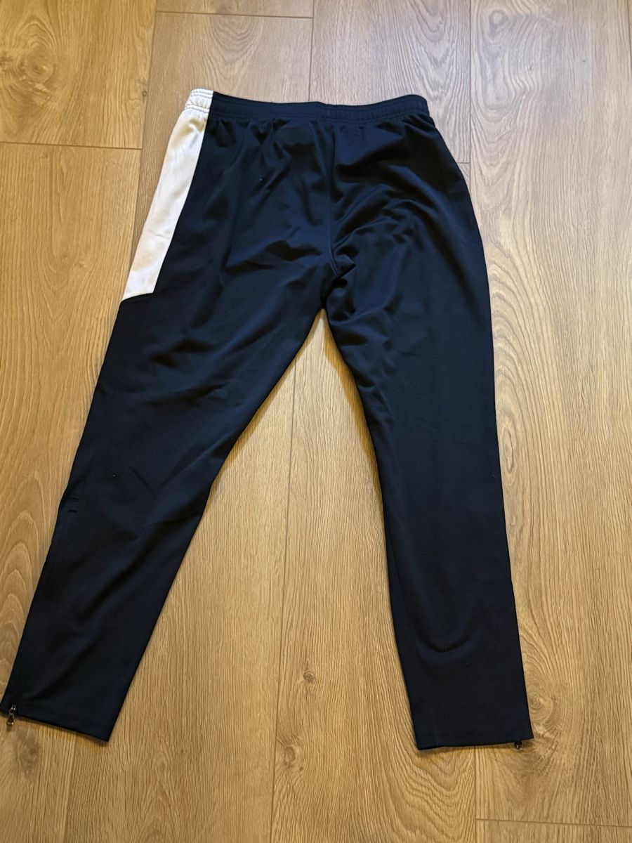 Under Armour Hosen: Under Armour Trainingshose  – Gebraucht aus Bolligen von lee_orange 1