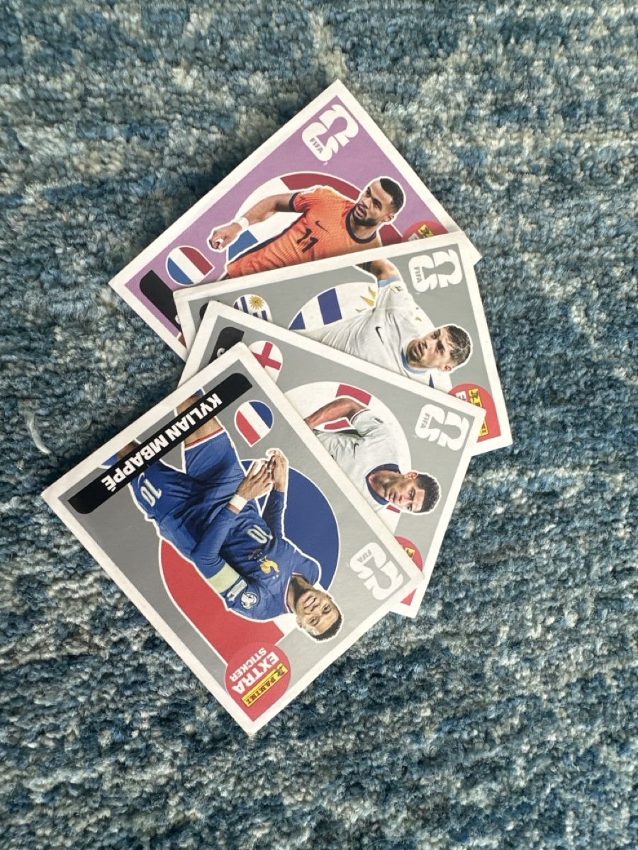 Panini Cartes à collectionner: Panini extra sticker 3 Silber 1 pinker – D'occasion à Jona par Tsei