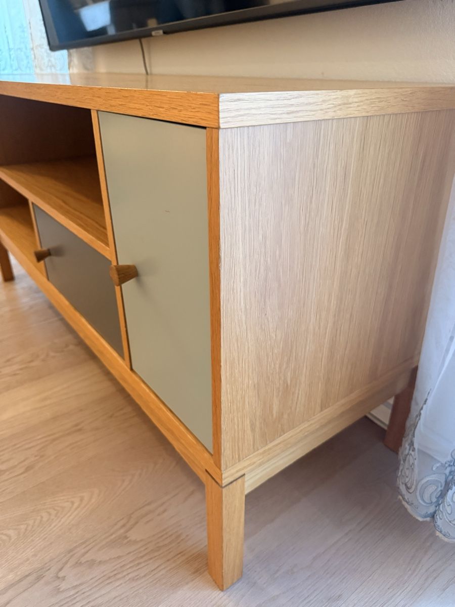Mobili TV: TV Unterteil Holz mit farbigen Schubladen Fronten – Usato da Volketswil venduto da habibeoez 1