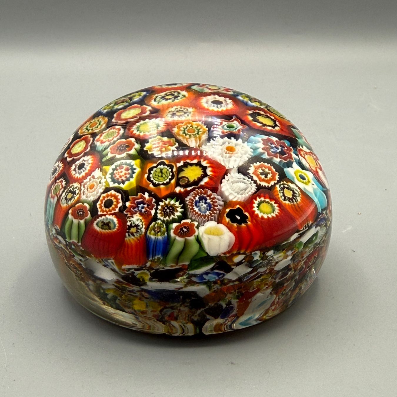 Murano Bicchieri: Murano Paperweight Briefbeschwerer Millefiori – Usato da Ueberstorf venduto da Brocandi 2
