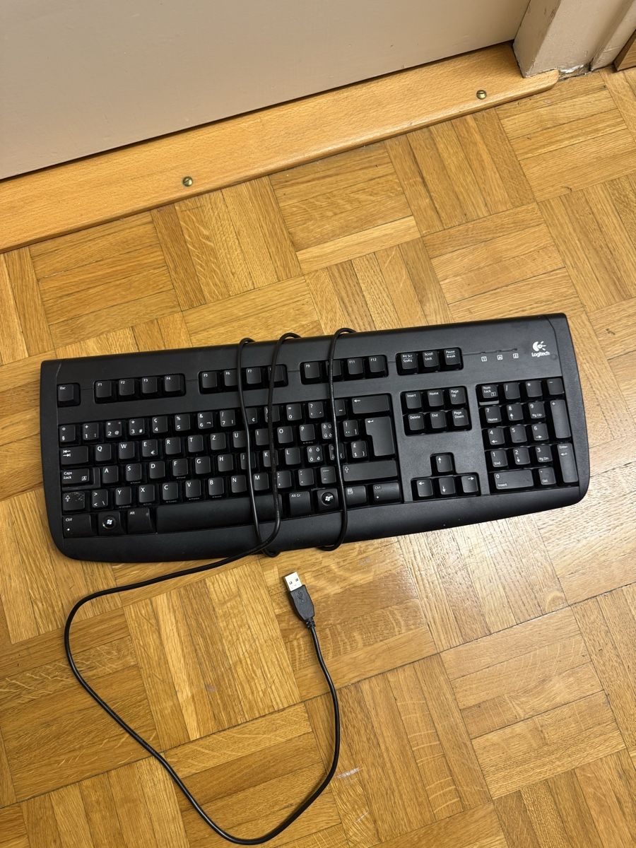 Logitech Tastiere: Clavier Logitech Deluxe 250 – Usato da Genève venduto da Benito27