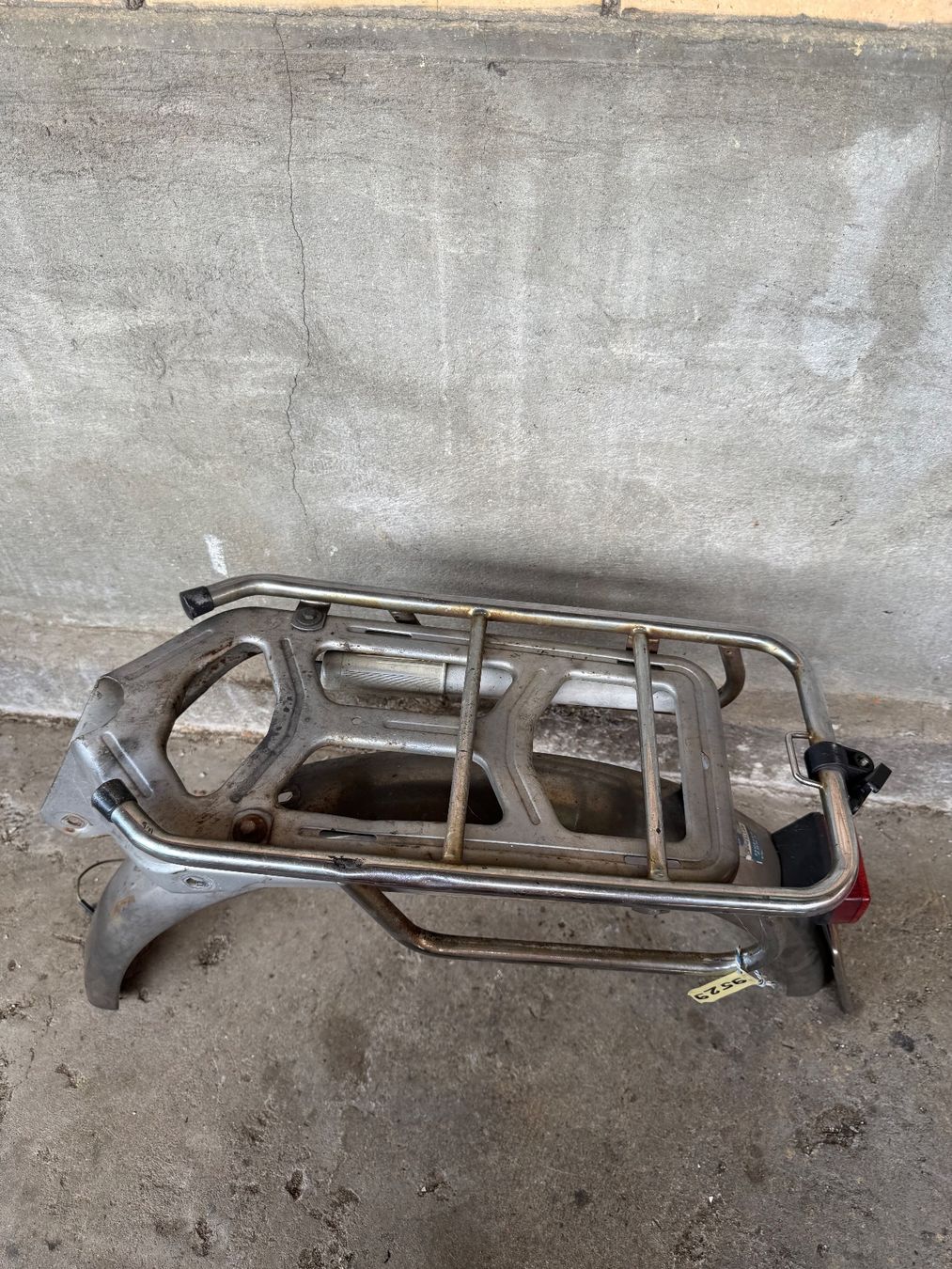 Sachs Parti ricambio per ciclomotori: Sachs 503 Mofa Gepäckträger mit Schutzblech – Usato da Fahrni b. Thun venduto da berger_tuning34 1