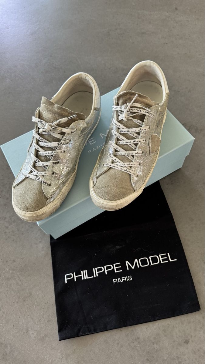 Scarpe da donna: Schicke Philippe Model Sneaker Grösse 40 Silber Glitzer-Look – Usato da Oberrieden venduto da Bergsteiger67 1
