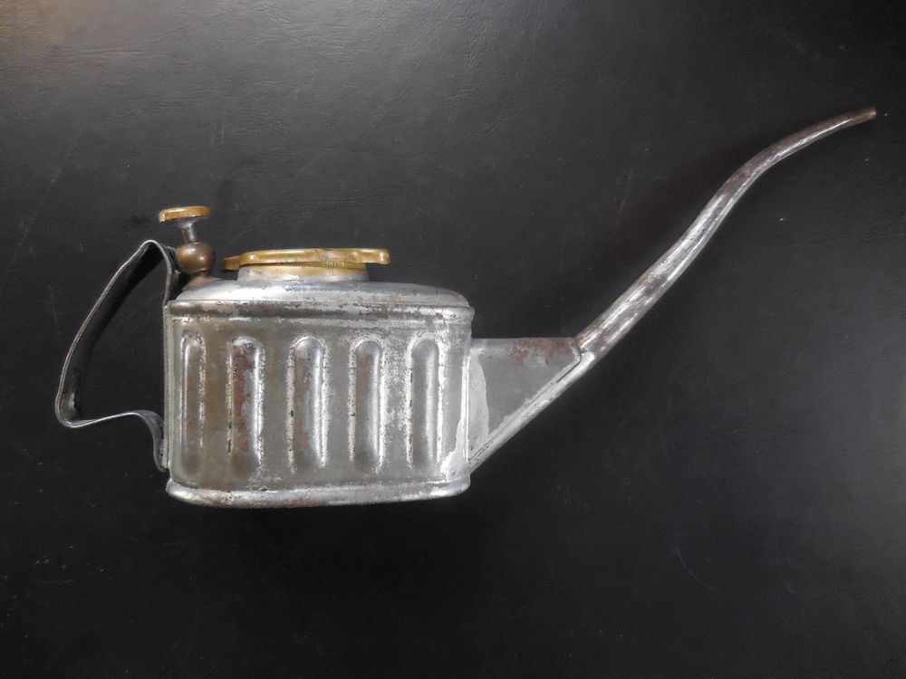 ANCIENNE BURETTE À HUILE Kaufen auf Ricardo