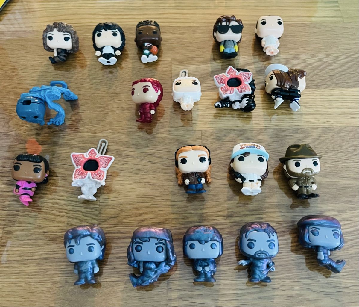 Sammlung 20 verschiedene Stranger Things Figuren. Kinder Joy (Neu ...