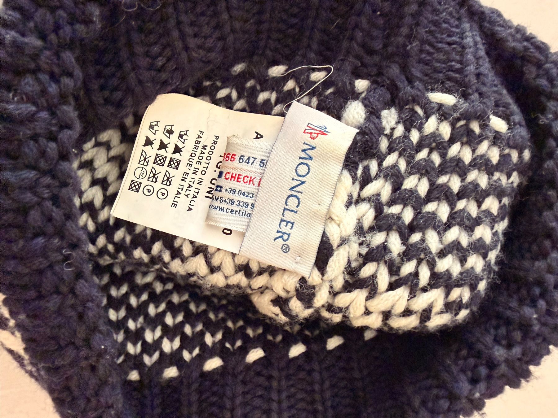 Moncler Chapeaux, bonnets & casquettes: Moncler Wintermütze – D'occasion à Chambésy par rob_gl27 1