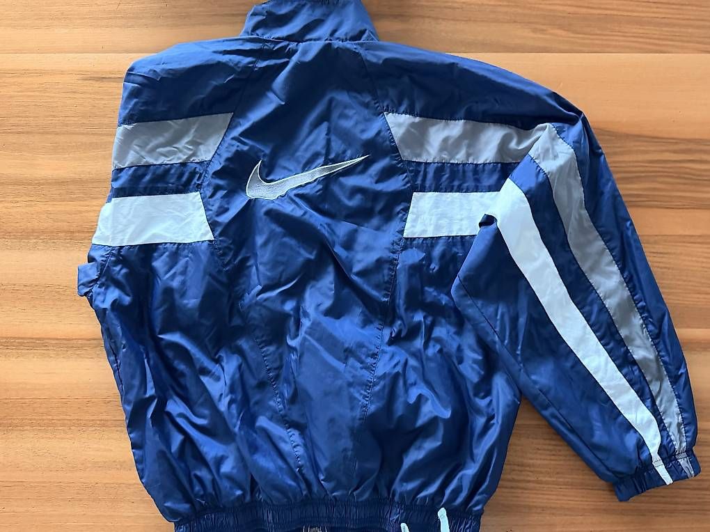 Giacche: Blaue Nike Trainingsjacke – Usato da Wädenswil venduto da casamoni 1