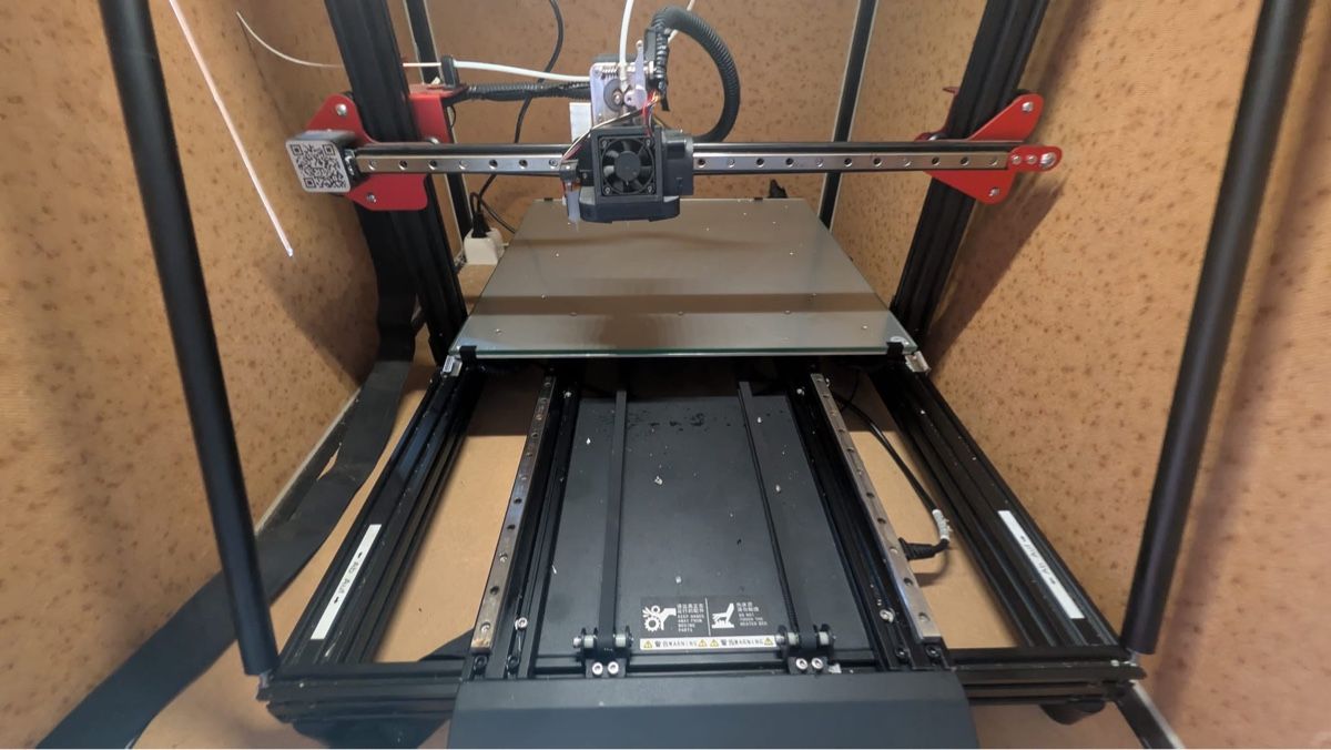 Creality Imprimante 3D: 3D-Drucker Creality mit Gehäuse gebraucht – D'occasion à Oberbipp par Aarewasser18 5