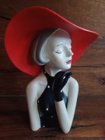 NEU Dame mit rotem Hut, Dekofigur