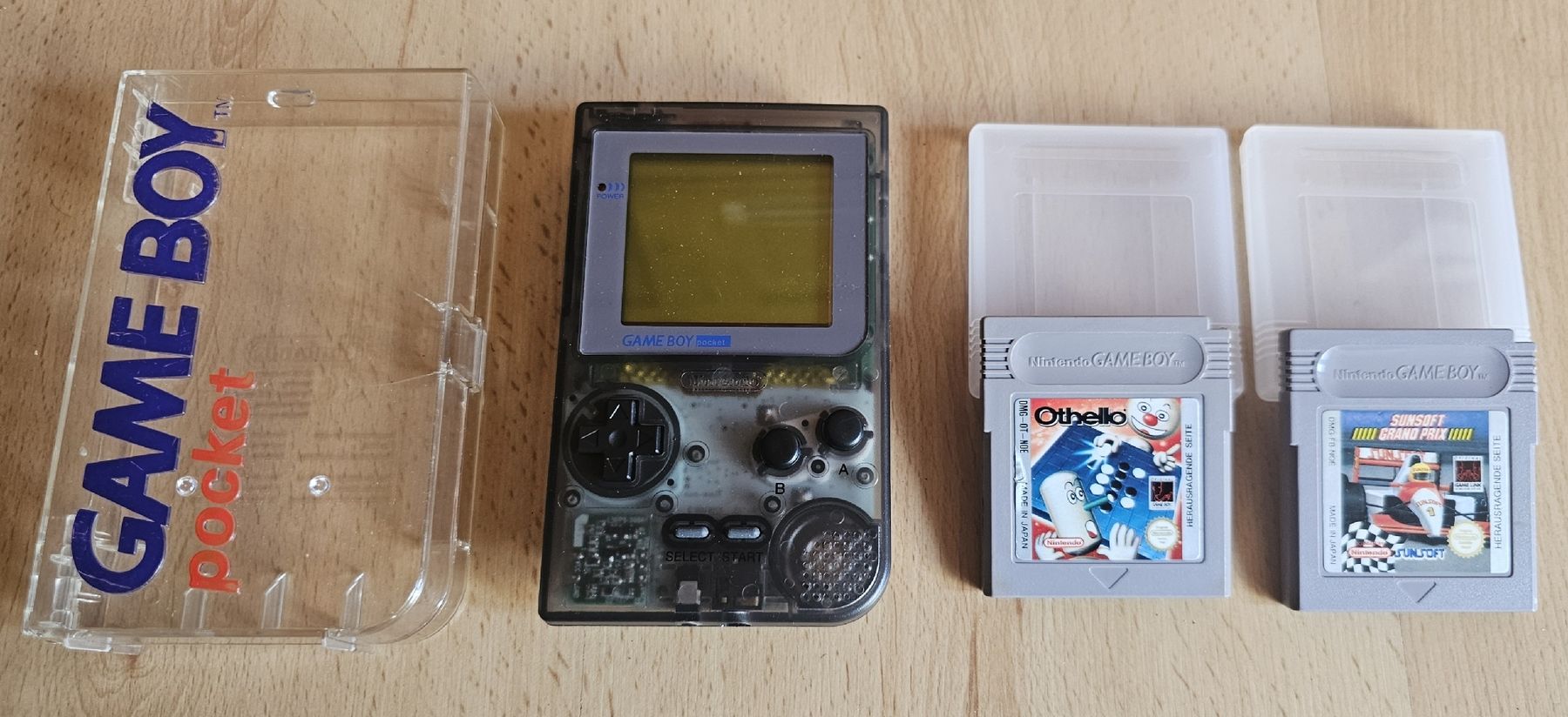 Nintendo Konsolen: Nintendo GAME BOY pocket im Clear-Case mit Games – Gebraucht aus Ochlenberg von on3x