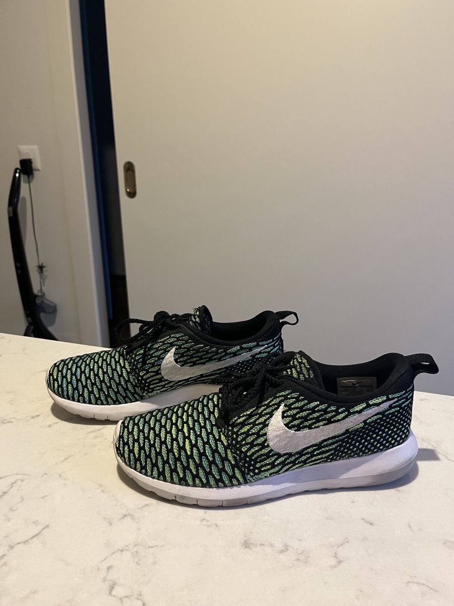 Nike Scarpe da uomo: Nike Roshe Run Flyknit Trainers - Great Condition – Usato da Mies venduto da nic_yk5d 5