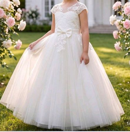 Mädchenkleid weiss festlich mit Spitze und Tüll Neuwertig 