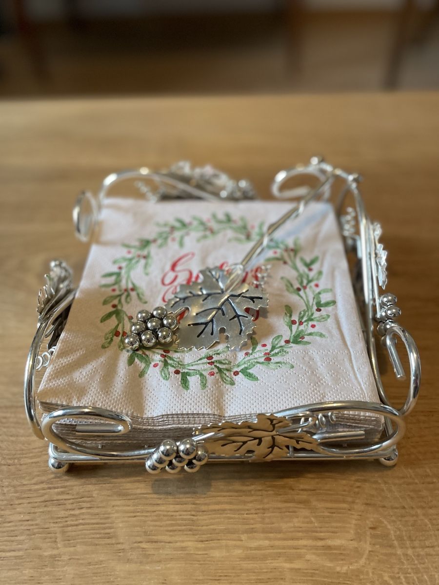 Bestecksets: Serviettenhalter Traubenmuster – Gebraucht aus Bern von roa80