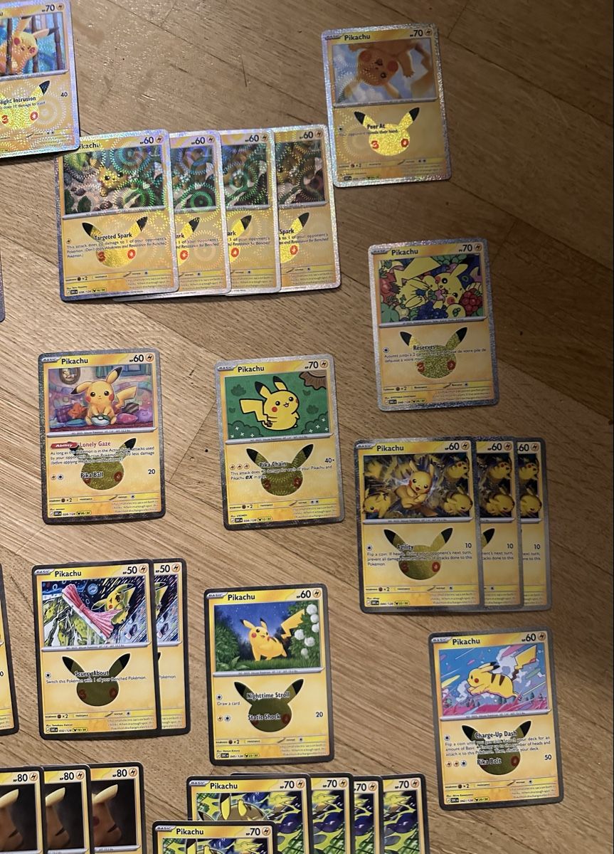 Pokémon Carte collezionabili: Pokemon Pikachu 30TH etb - bundle set - english – Nuovo (secondo la descrizione) da Genève venduto da flamourr 3