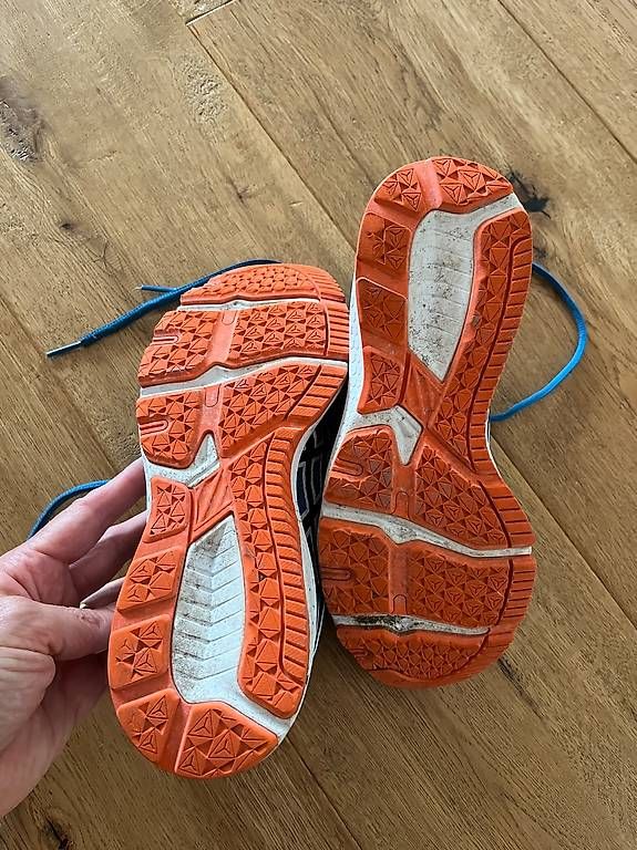 Scarpe da uomo: Asics Laufschuhe Grösse 37 – Usato da Oberuzwil venduto da mirjam_chia 2