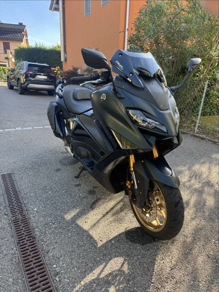 Yamaha Scooter: Tmax 560 tech max 2023 – Usato da Villa Luganese venduto da eli.ren 4