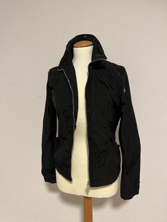 Armani Jeans Damenjacke Schwarz Gr. 44, fällt eher wie S aus