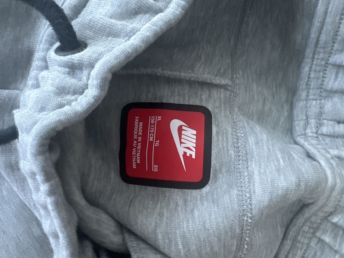 Nike Pantalons: Jogging Nike – D'occasion à Founex par reb_fws9 2