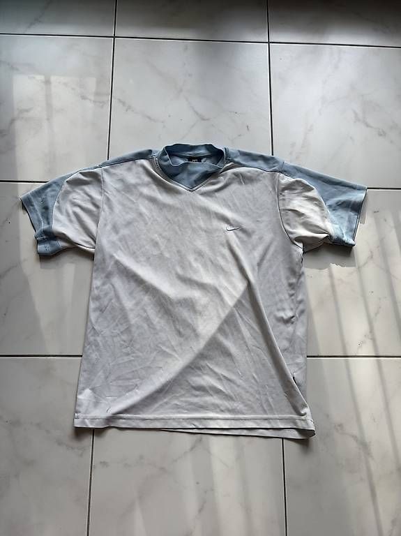 Tops: Vintage Nike Oberteil Sport  – Gebraucht aus Fahrwangen von ste_v7sm
