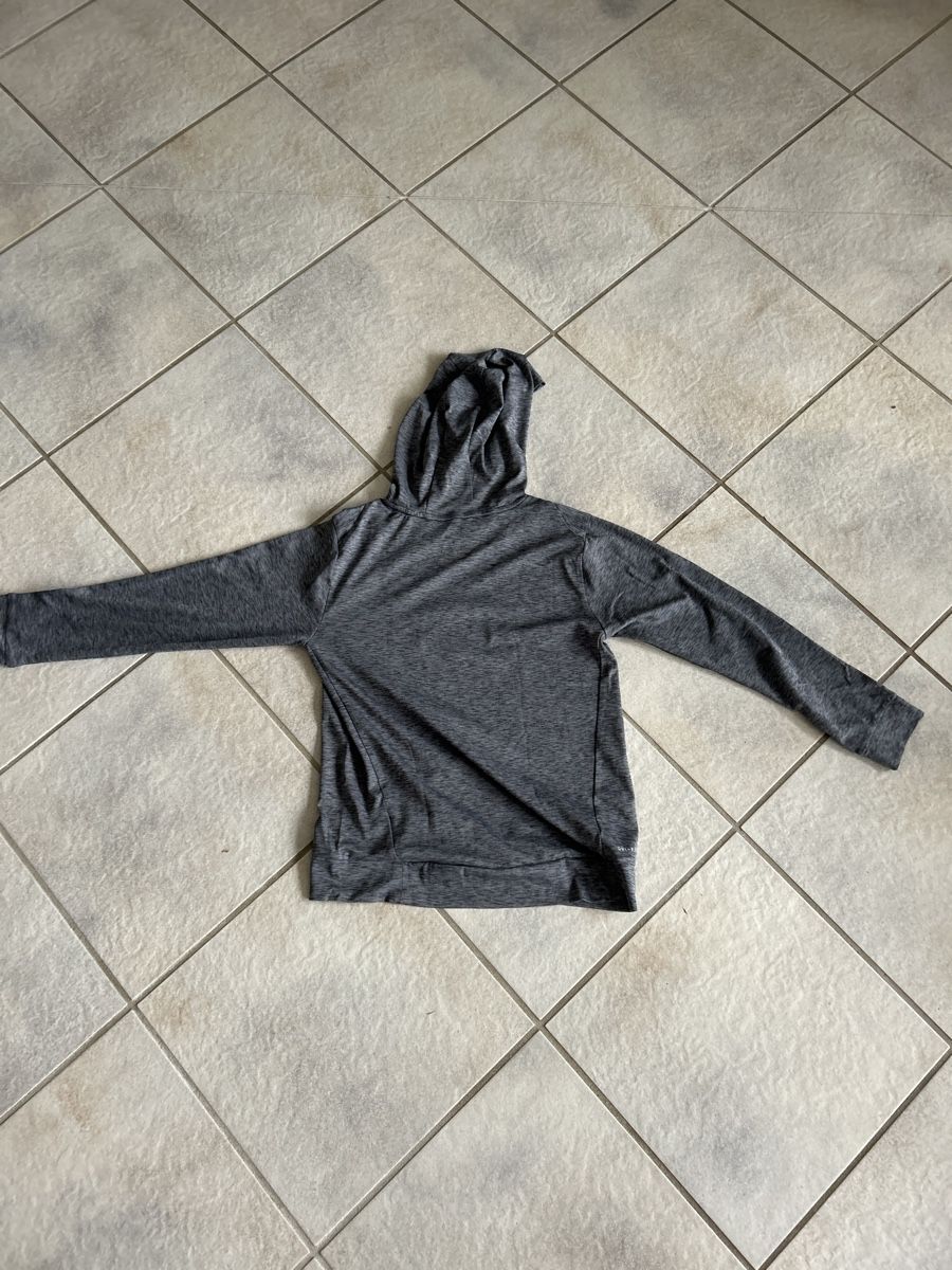 Nike Maglioni & Felpe: Nike langarm T Shirt – Nuovo (secondo la descrizione) da Madetswil venduto da MTR1618 1