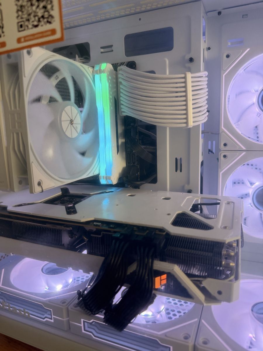 PCs: Pc Gamer blanc – D'occasion à Biel/Bienne par t_a13x 3