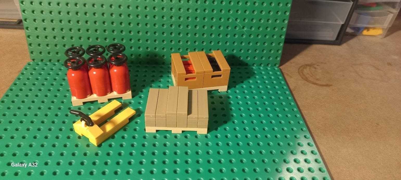Lego Spielzeuge: Ensemble de palettes et transpalettes Lego – Gebraucht aus La tour de treme von Legocreation82 1