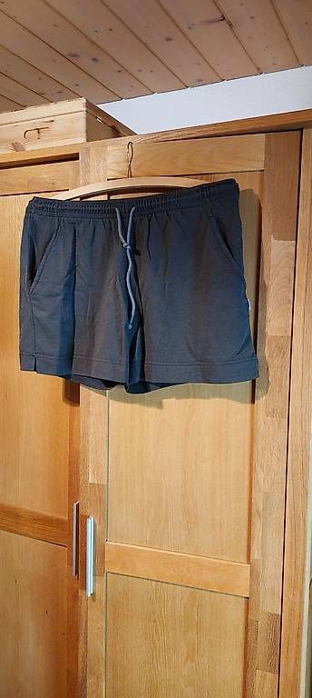 Switcher Pantaloni: Switcher Shorts für Damen – Usato da Dagmersellen venduto da zah_s5vh