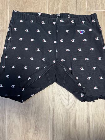 Champion Black Short – Confort et Simplicité