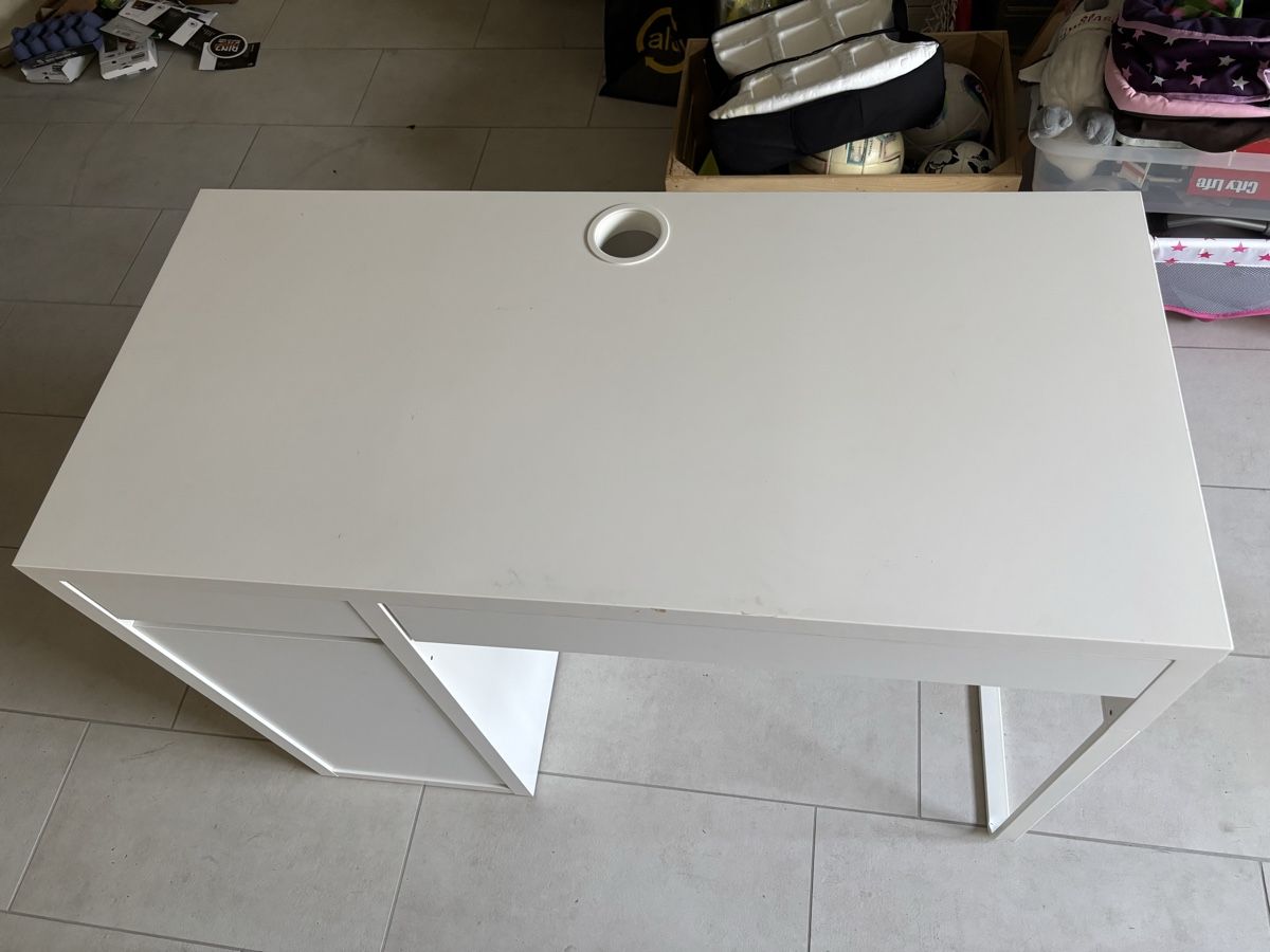 Schreibtische: Pult von Ikea – Gebraucht aus Wolfhausen von Scheich0 1