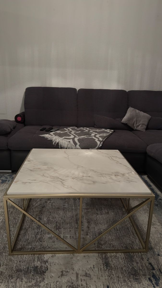 Tables: Couchtisch  – D'occasion à Eiken par kat_96k8 2