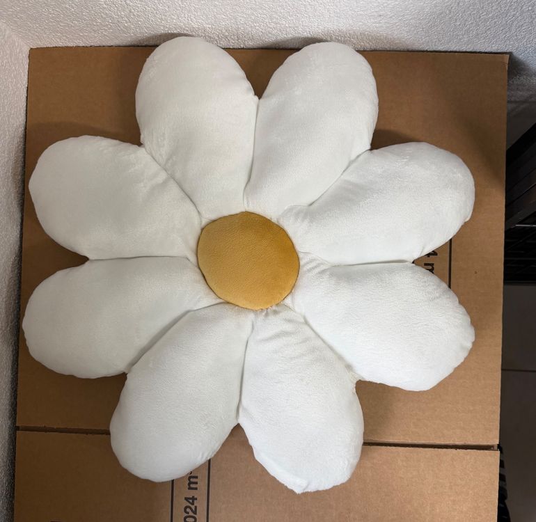 IKEA Blumenkissen (Gebraucht) in Zürich für CHF 6 – mit Lieferung auf Ricardo kaufen